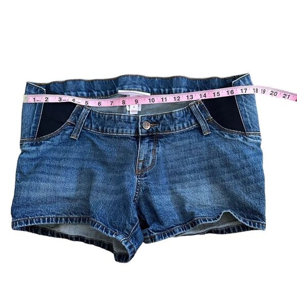 Isabel ~ Maternity midi Short denim shorts ~ side panel ~ 3.5” inseam ~ size 6 - Picture 8 of 10
